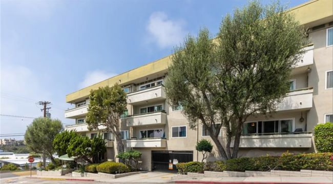 property at 1600 Ardmore Ave