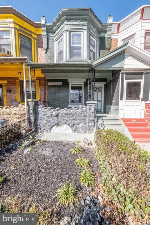 6009 Walnut St Photo