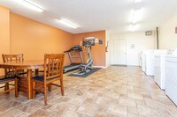 El Patio Apartments in Louisville, KY - Building Photo - Interior Photo