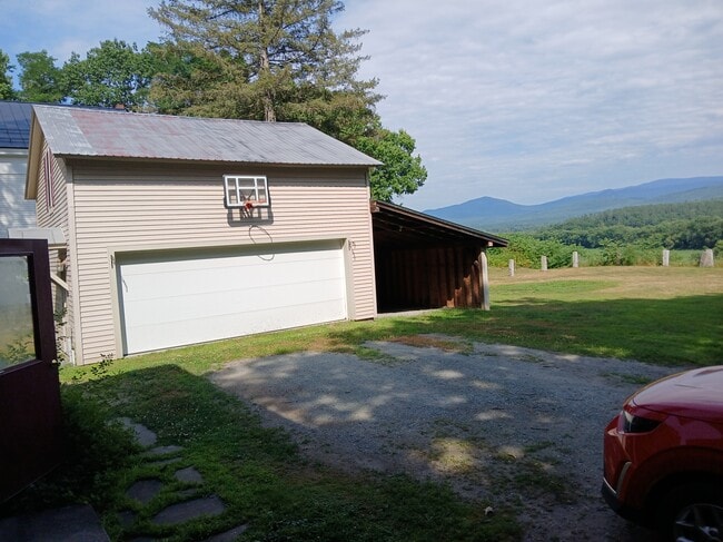 4937 Main St S in Newbury, VT - Building Photo - Building Photo