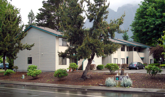 Healy Court Apartments