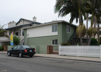 211 Elm Ave in Imperial Beach, CA - Foto de edificio - Building Photo