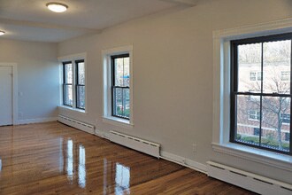 116 Willow St, Unit 116-03 in Cambridge, MA - Foto de edificio - Building Photo