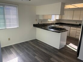 630 2nd St, Unit 4 in Hermosa Beach, CA - Building Photo