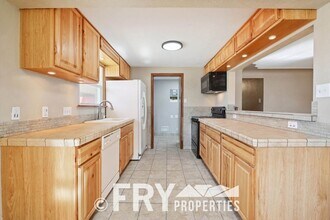 5275 Carr St in Arvada, CO - Building Photo - Building Photo