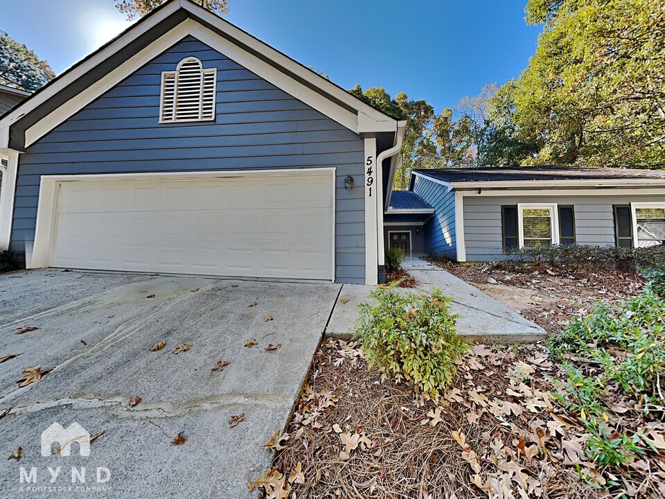 5491 La Fleur Trail in Stonecrest, GA - Building Photo
