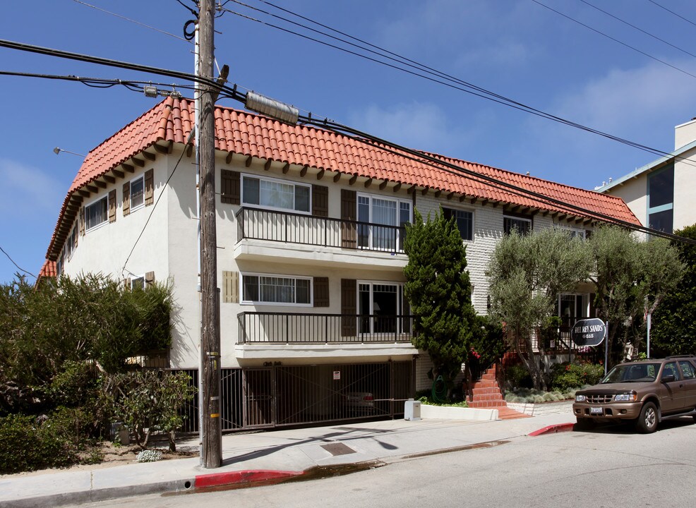 Del Rey Sands in Playa Del Rey, CA - Building Photo