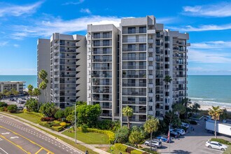 Dan's Island Condos in Clearwater, FL - Foto de edificio - Building Photo