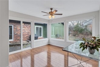 5045 Chestnut Forest Ln in Atlanta, GA - Foto de edificio - Building Photo