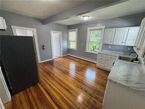 2 Main St in West Warwick, RI - Building Photo - Building Photo