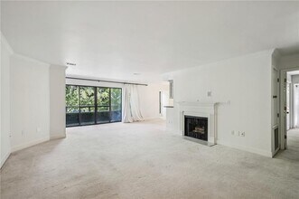 25316 Plantation Dr NE in Atlanta, GA - Building Photo - Building Photo