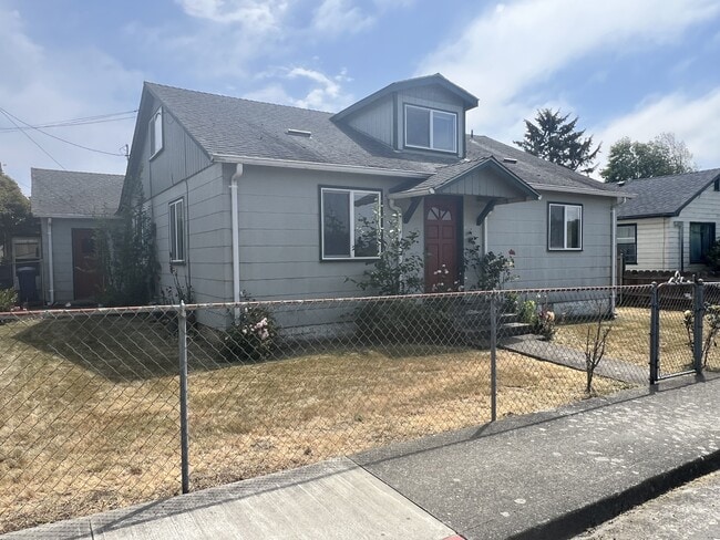 1407 N St in Arcata, CA - Building Photo - Building Photo