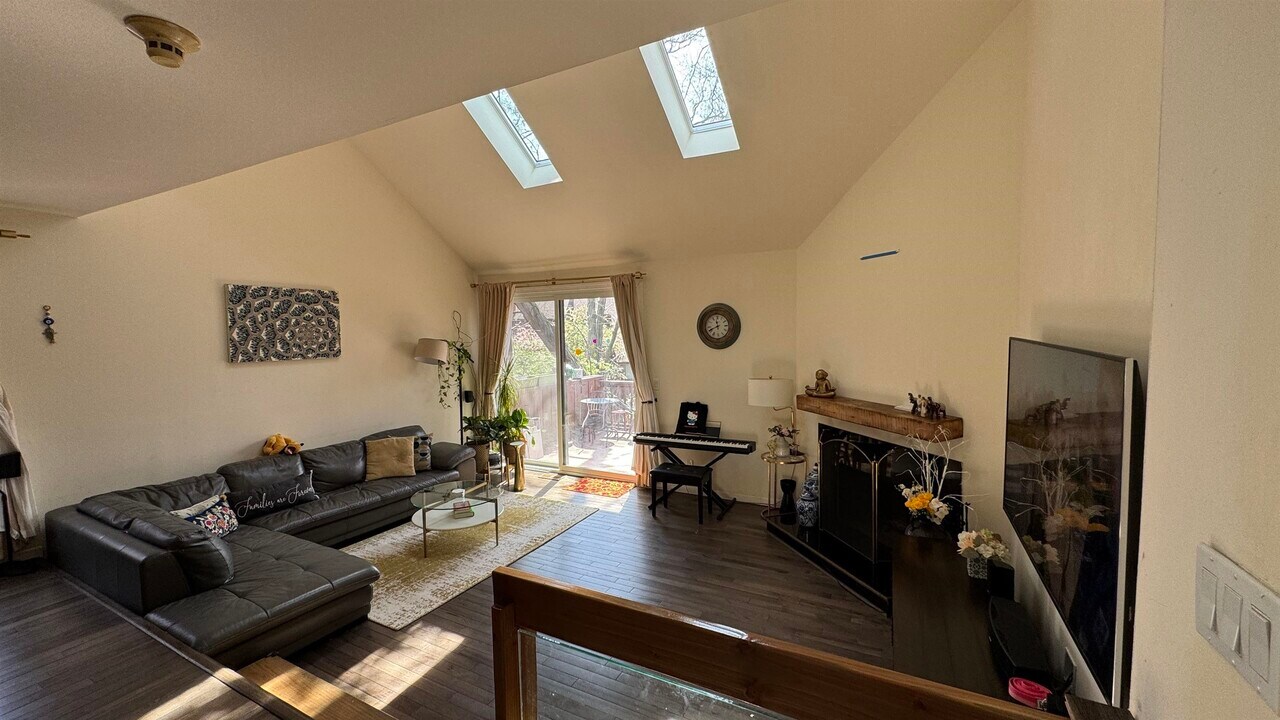 530 Teal Plaza in Secaucus, NJ - Building Photo