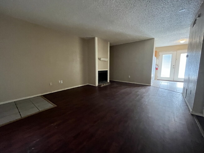 2305 76th St in Lubbock, TX - Foto de edificio - Building Photo