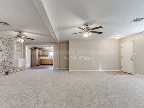 921 Harrison St in Harrah, OK - Building Photo - Building Photo