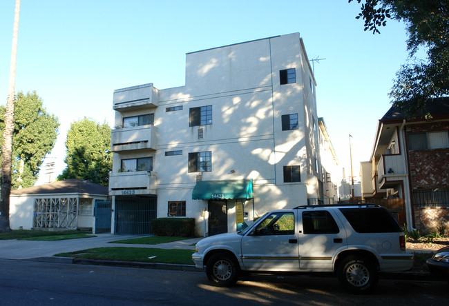 14423 Tiara St in Van Nuys, CA - Building Photo - Building Photo