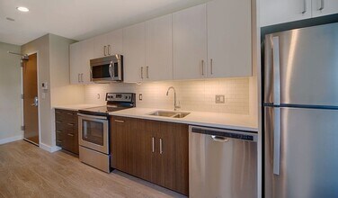 270 Third St, Unit 513 in Cambridge, MA - Building Photo - Building Photo