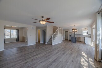 1061 Dardenne Woods Dr in O'Fallon, MO - Foto de edificio - Building Photo