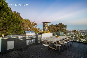8932 St Ives Dr in Los Angeles, CA - Foto de edificio - Building Photo