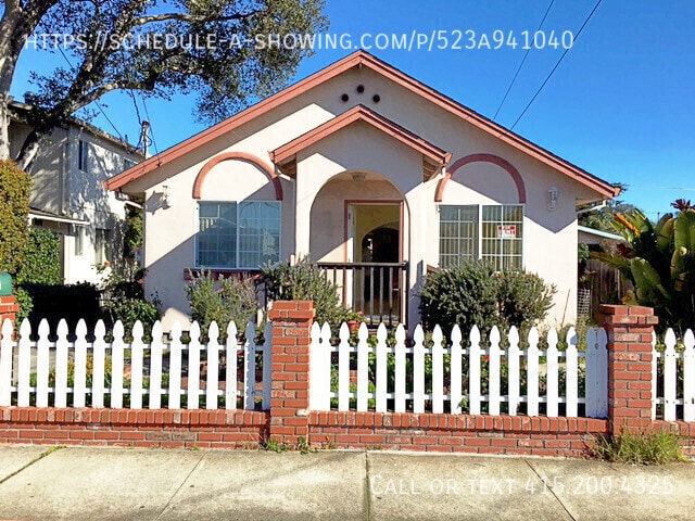 509 Dela Vina Ave in Monterey, CA - Building Photo - Building Photo
