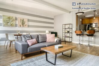 8601 Lincoln Blvd in Los Angeles, CA - Building Photo - Building Photo