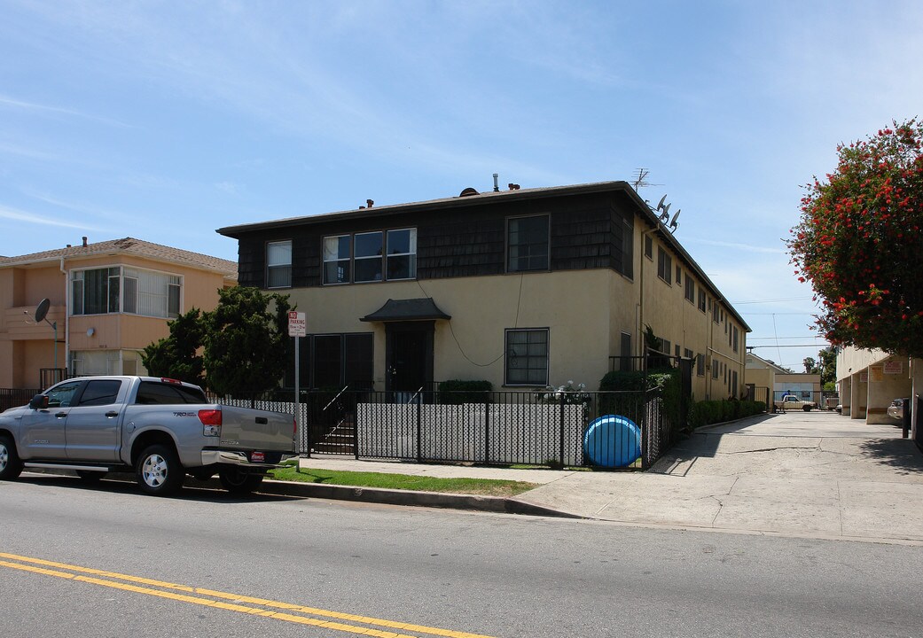 1015 N Normandie Ave in Los Angeles, CA - Building Photo