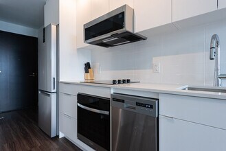 1355 Boul. René-Lévesque O in Montréal, QC - Building Photo - Building Photo