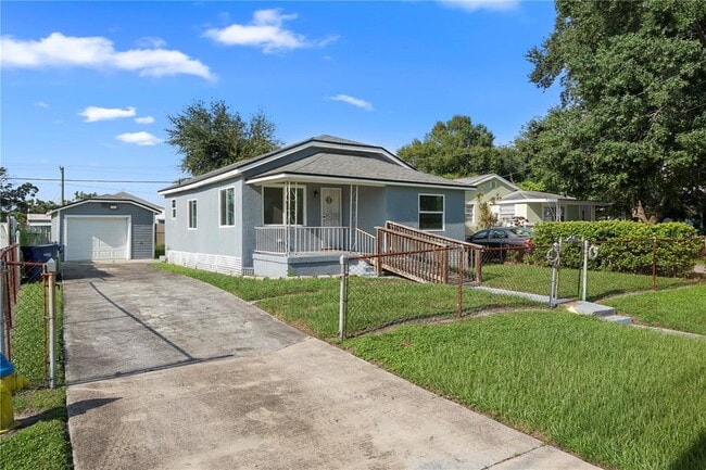 property at 2717 W Palmetto St