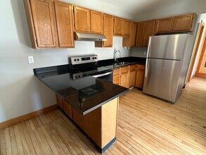 CMM 2514-2518 Emerson Manor in Minneapolis, MN - Building Photo - Interior Photo