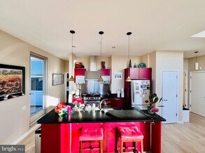 2410 17th St NW in Washington, DC - Building Photo - Building Photo