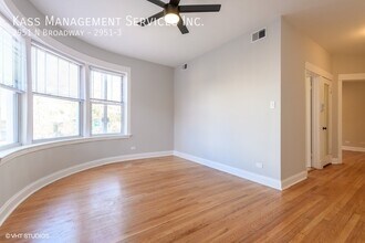 2951 N Broadway in Chicago, IL - Building Photo - Building Photo