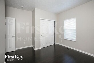 958 Kempson Ct in Westfield, IN - Foto de edificio - Building Photo