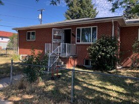 8989 E 12th Ave in Aurora, CO - Building Photo