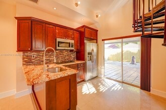 6761 SW 13th Terrace in Miami, FL - Building Photo - Building Photo