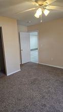 380 Sunset Ave in North Providence, RI - Foto de edificio - Building Photo