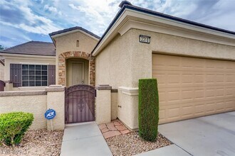 2318 Sand Lily St in Henderson, NV - Building Photo - Building Photo