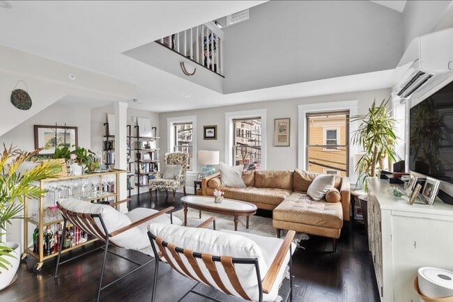 38 Mead St in Boston, MA - Building Photo - Building Photo