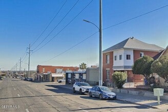 1526 Yandell Dr in El Paso, TX - Building Photo - Building Photo