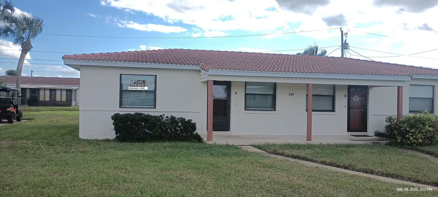 148 Cardinal Dr in Ormond Beach, FL - Building Photo