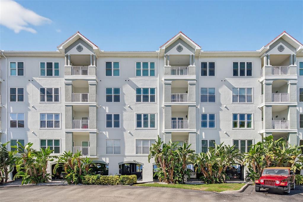 210 3rd St W in Bradenton, FL - Building Photo