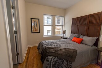 3501 N Racine Ave-Unit -3501-1 in Chicago, IL - Building Photo - Building Photo