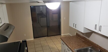2052 Kings Hwy in Clearwater, FL - Building Photo - Building Photo
