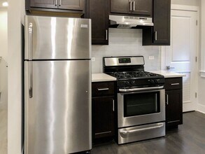 1952 W Nelson St, Unit 1W in Chicago, IL - Foto de edificio - Building Photo