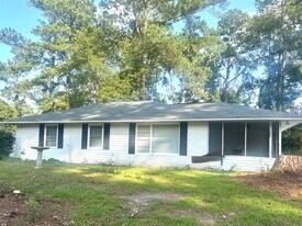 1228 Alfred St NE in Aiken, SC - Building Photo