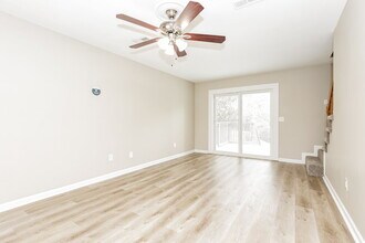 141 Bill Stewart Blvd in La Vergne, TN - Building Photo - Building Photo