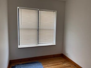 4922 N Kedzie Ave, Unit 2W in Chicago, IL - Foto de edificio - Building Photo