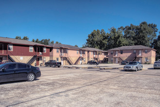 750 S 3rd St in Silsbee, TX - Foto de edificio - Building Photo