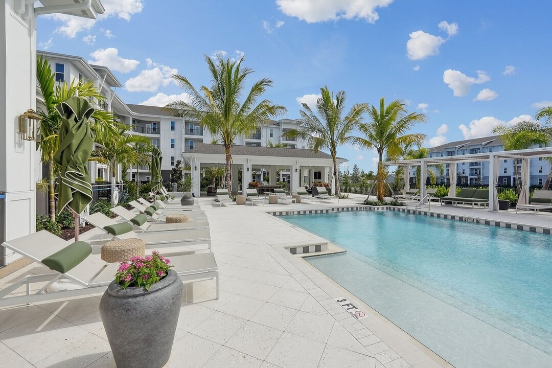 Alton LakeHouse in Bradenton, FL - Foto de edificio