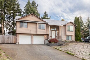 8529 199th St Ct E in Spanaway, WA - Building Photo