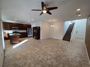 8125 Begonia Blush Dr in Las Vegas, NV - Building Photo - Building Photo